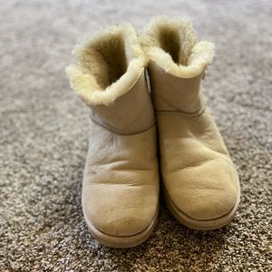 Women’s cream Uggs in Size 8